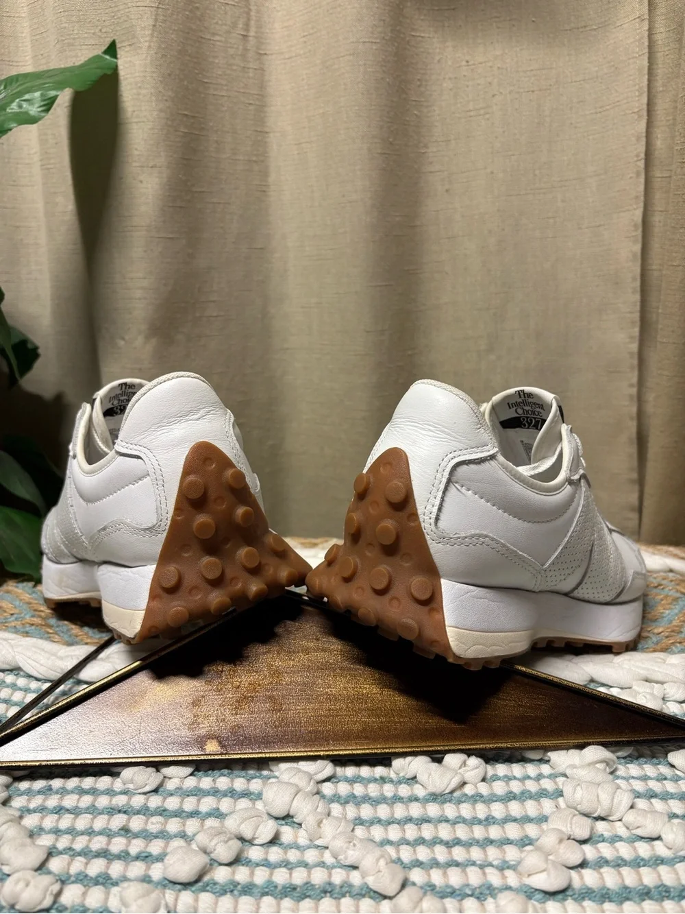 New Balance 327’s women’s sneaker
